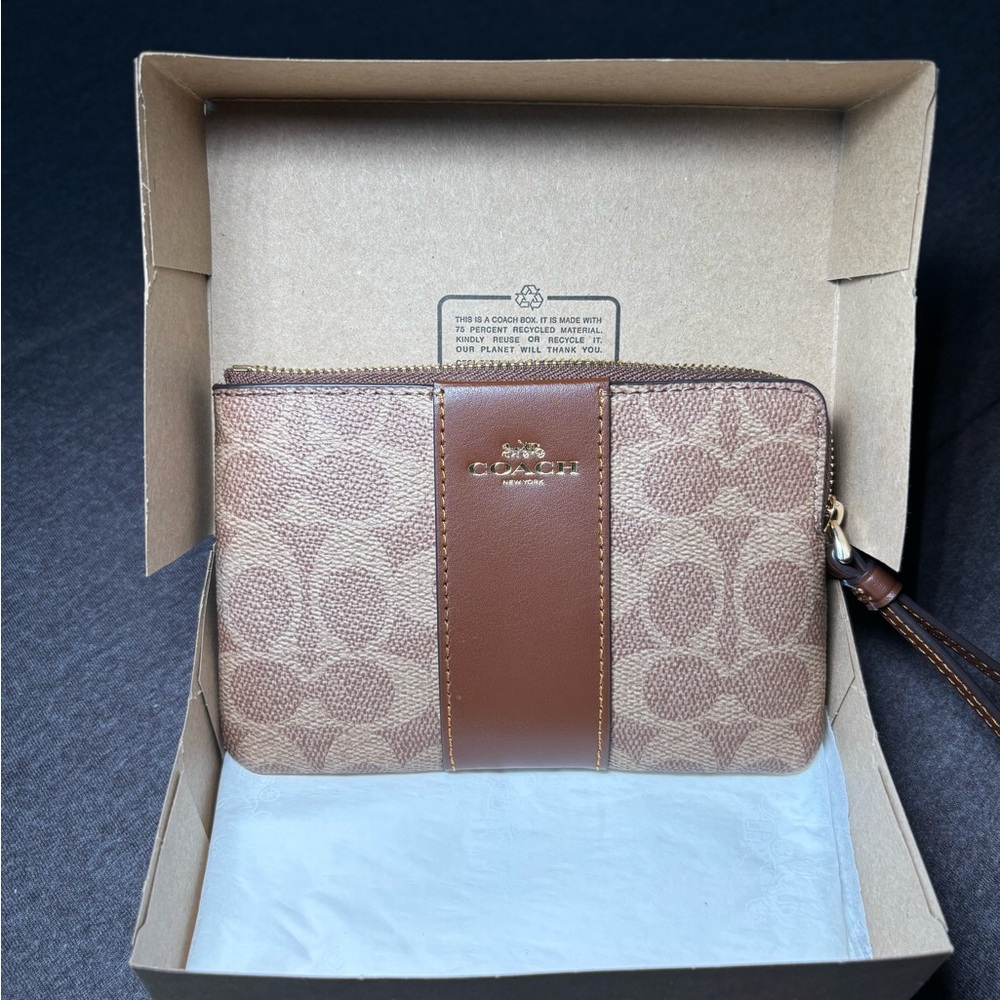 Coach Brown Leather Wallet with Monogram Design - Picture 3 of 7